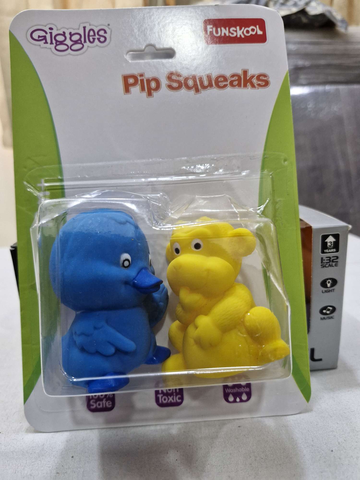 Funskool-Pip-Squeak-2-piece-uc176-1